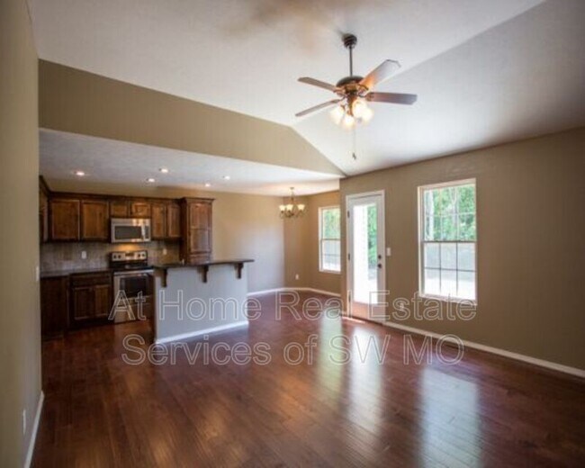 Foto del edificio - 4564 W Greenridge St