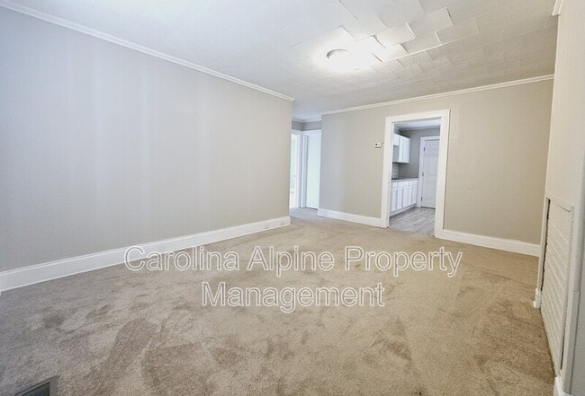 Building Photo - 1014 S Ridge Ave