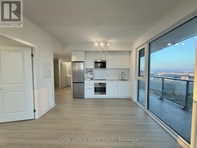 Building Photo - 15 Skyridge Dr