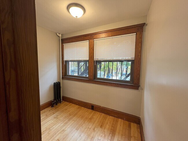 Foto del edificio - 248-250 N Main St