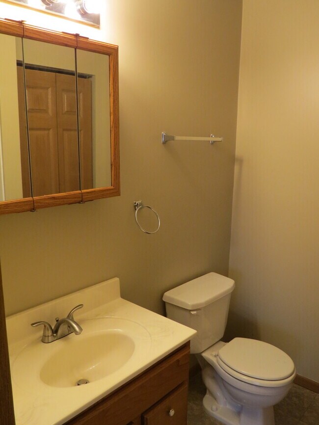 1617 Arcadia Ave, Obetz, OH 43207 House Rental in Obetz, OH