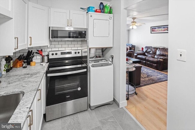 Building Photo - 525-31-531 S 13th St