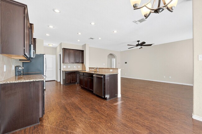 Foto del edificio - 6408 Tanzanite Dr