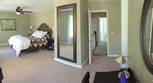 Foto del edificio - Golden Living with Beautiful Views of Denver and the Mountains!