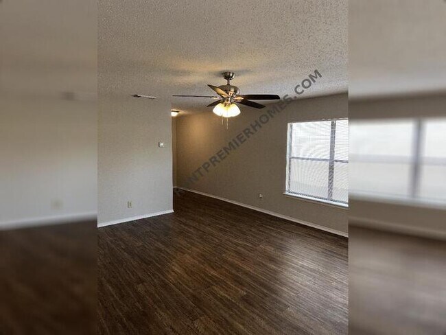 Building Photo - 6931 Waterfall Pass