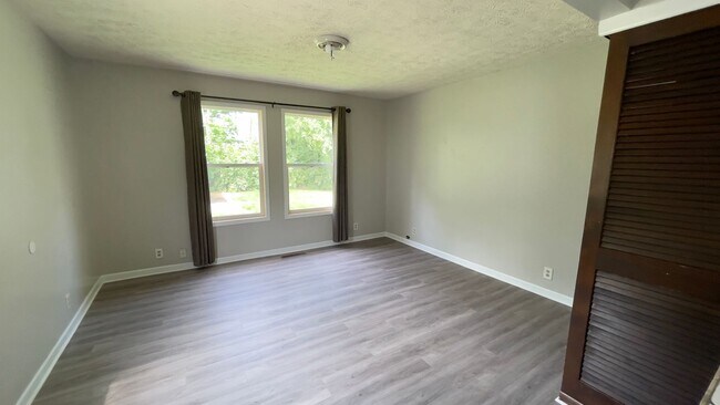 Foto del edificio - Lafayette...2 Bedroom 1 Bath House