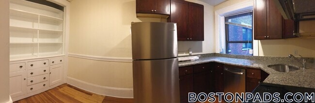 Building Photo - 1463 Beacon St