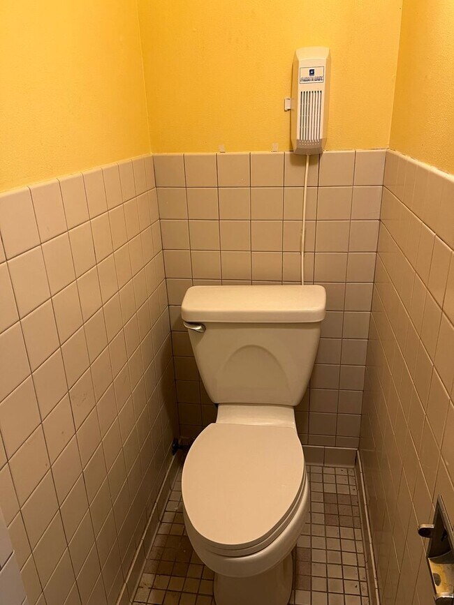 716 Washington St Unit Upper, Wausau, WI 54403 Room for Rent in