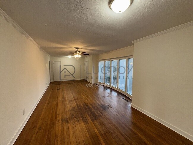 Foto del edificio - 3147 Shirley Dr