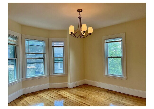 Foto del edificio - 3 Bedroom 1 bath in Roxbury, MA Collegiate