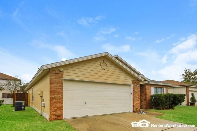 Building Photo - Beautifully Remodeled 3-bedroom home - Ava...