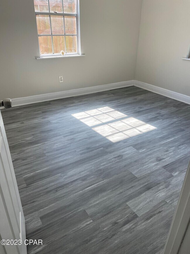 Foto del edificio - 1925 W 27th St