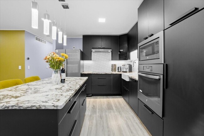 Foto del edificio - 16405 E Layton Ave