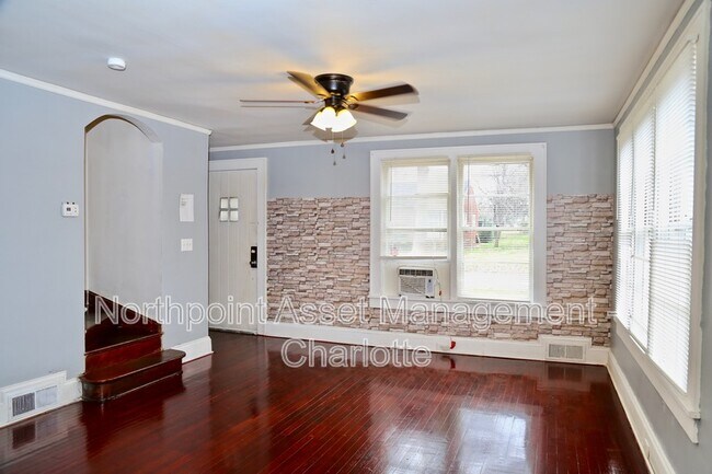 Building Photo - 614 N Ellis St