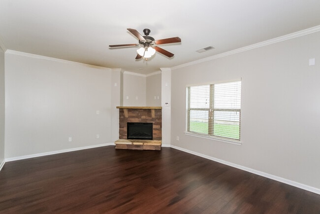 Foto del edificio - Stunning 5 Bedroom Home in Grovetown, GA