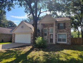 Building Photo - 9315 Southleigh Dr