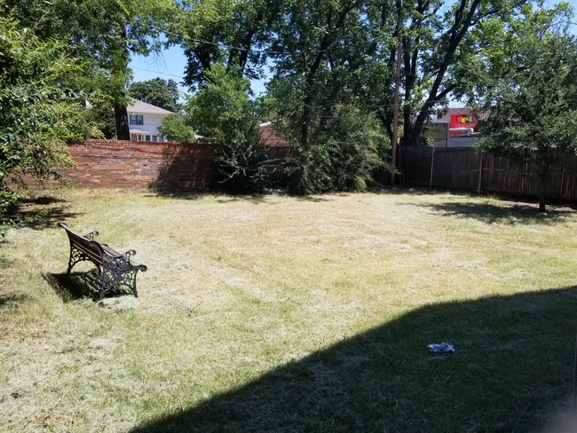 LARGE PRIVATE BACKYARD - 719 UTA Blvd