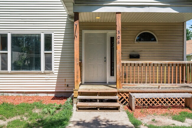 Building Photo - 306 N 23rd Ave