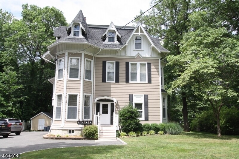 Foto principal - 93 Kent Pl Blvd