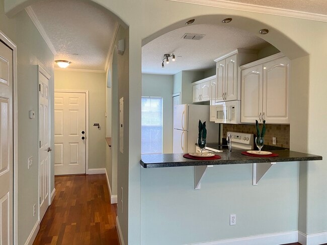 Building Photo - 216 Countryside Key Blvd