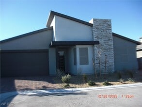 Building Photo - 9751 Evergreen Pne St