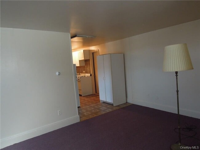 Building Photo - 49 Congers Rd