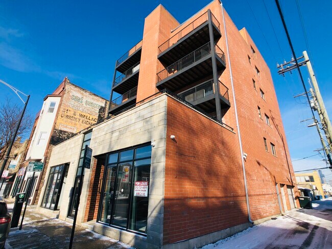 Building Photo - 214 W 31st St
