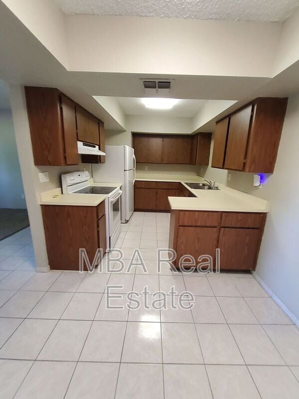 Building Photo - 4444 E Paradise Village Pkwy N