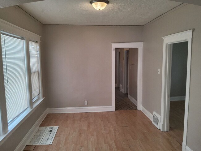 Foto del edificio - Recently refreshed 2 bed / 1 Bath home fea...