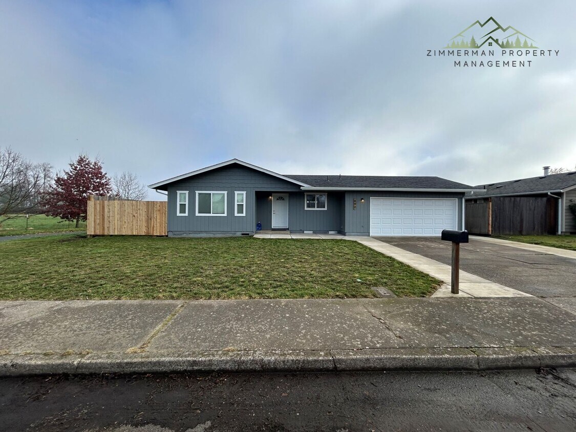 Foto principal - Newly Renovated 3-bedroom Home In Junction...