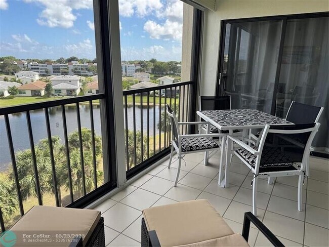 Foto del edificio - 7260 Kinghurst Dr