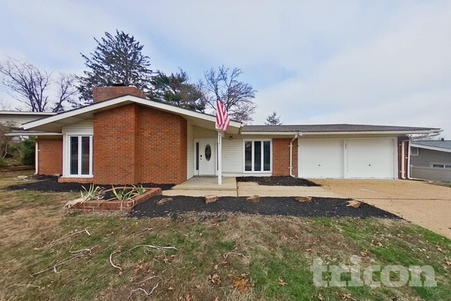 Building Photo - 9235 Laurel Hill Dr