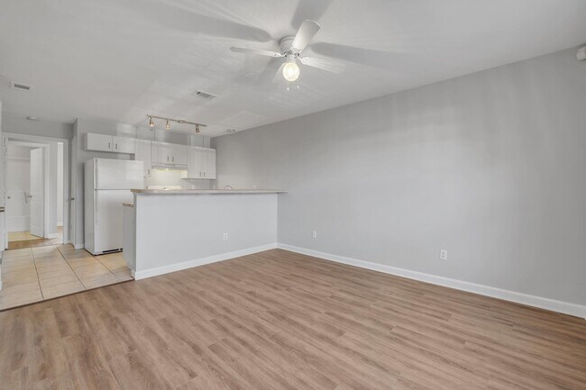 Foto del edificio - 1439 Hudson St