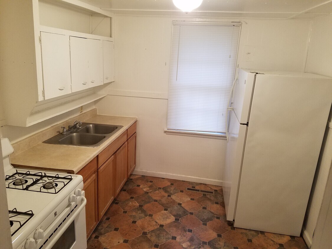 210 7th St Unit B, Ogden, KS 66517 Apartments in Ogden, KS