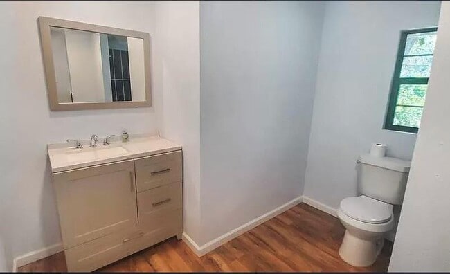 Foto del edificio - 8222 Autumn Ln
