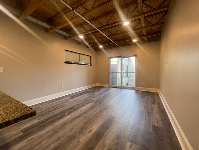 Foto del edificio - 330-350 Pleasant St. Unit 208
