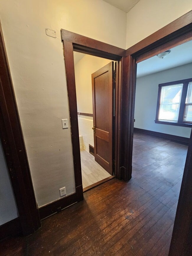 Building Photo - 3 Bedroom Home for Rent