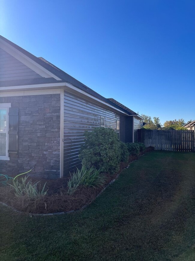 Foto del edificio - 4062 McKenzie Ln