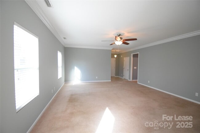 Building Photo - 3296 Saddlebrook Dr