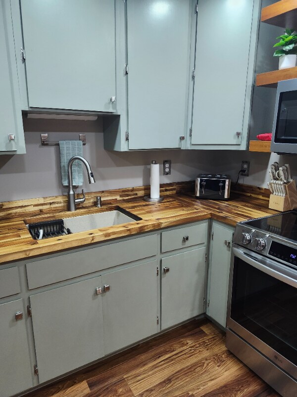 Foto del edificio - 762 Flinn Dr