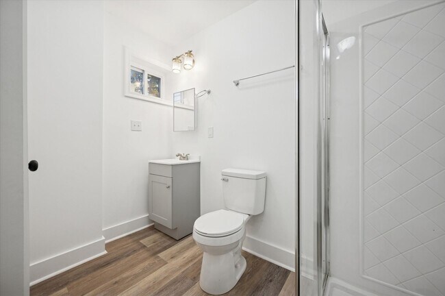 Foto del edificio - 2 Bed 3 Full Bath House North Philly