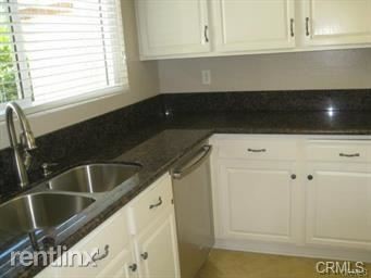 Building Photo - 3 br, 2 bath Condo - 5237 Elvira