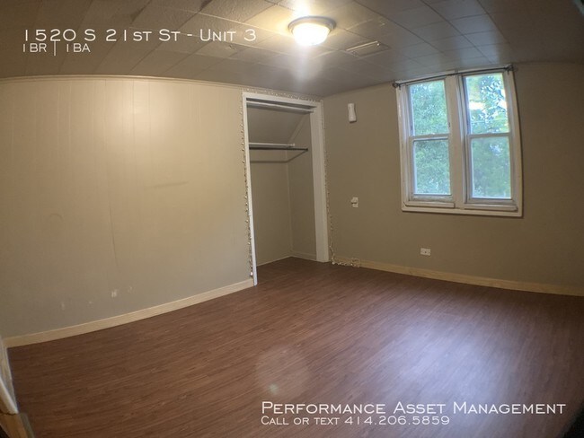 Foto del edificio - Updated 1 BR on Milwaukee's South side