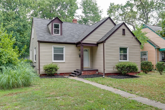 Building Photo - 3009 Napoleon St