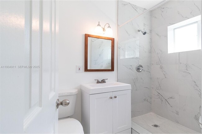 Foto del edificio - 8430 Harding Ave