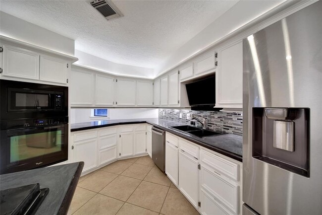 Building Photo - 9 Wind River Ct