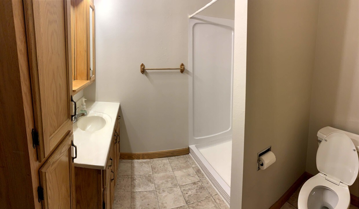 833 Ave G Unit 203, Fort Madison, IA 52627 833 Ave G Fort Madison, IA