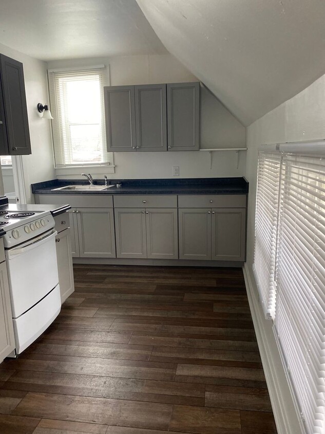 Foto principal - 1829-1829 1/2 Greenbush St-