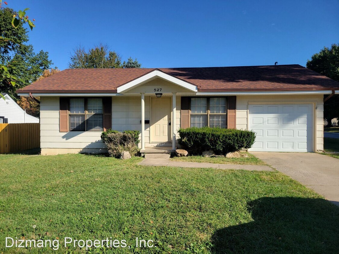 Primary Photo - 2 br, 1 bath House - 527 E Seminole St.