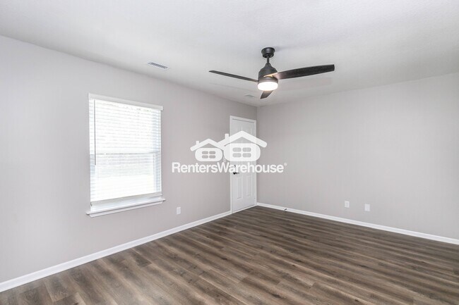 Foto del edificio - 145 N Crest Dr